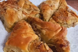 Κιμαδόπιτα με πράσο και χωριάτικο φύλλο