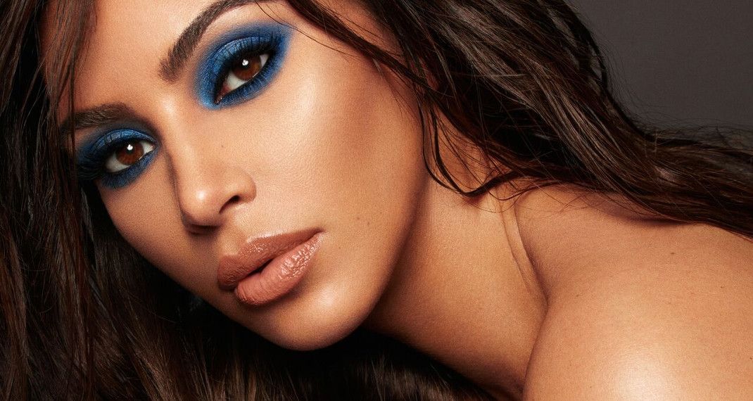 H huge τάση στο μακιγιάζ που επαναφέρει στη μόδα η Κιμ Καρντάσιαν