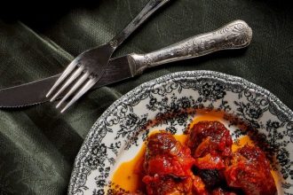 Τα κλασικά σμυρναίικα σουτζουκάκια