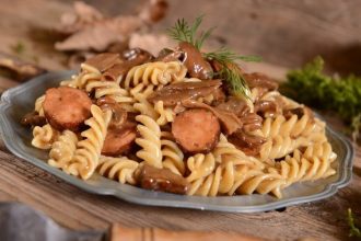 Fusilli με λουκάνικο