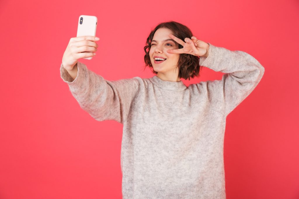 Τι σημαίνει αν βγαίνετε με κόκκινα μάτια στις φωτογραφίες – Γιατί μπορεί να είναι καλό για την υγεία σας