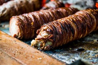 Τι είναι τελικά το κοκορέτσι και το ιμάμ μπαϊλντί; Ελληνικά ή τουρκικά φαγητά;