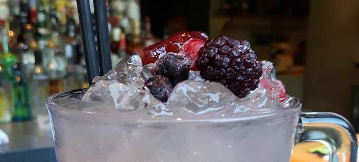 5 υπέροχα δροσιστικά κοκτέιλ, για όλα τα γούστα