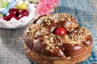 Πασχαλινό τσουρέκι: το γνωρίζουμε πριν το φάμε