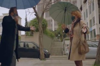 Με «Αντωνάκη» και «Ελενίτσα» το νέο σποτ για τον εμβολιασμό