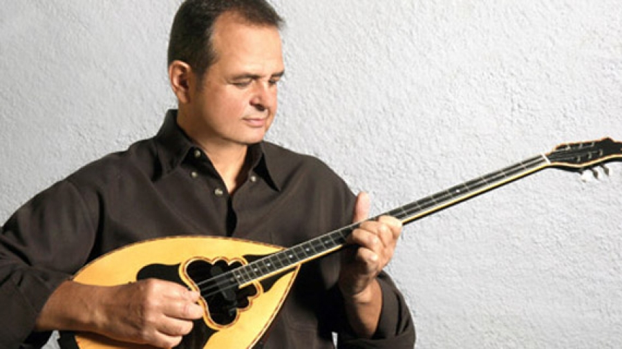 Λαϊκό γλέντι με τον Βαγγέλη Κορακάκη στα Παλαιά Σφαγεία Πατρών