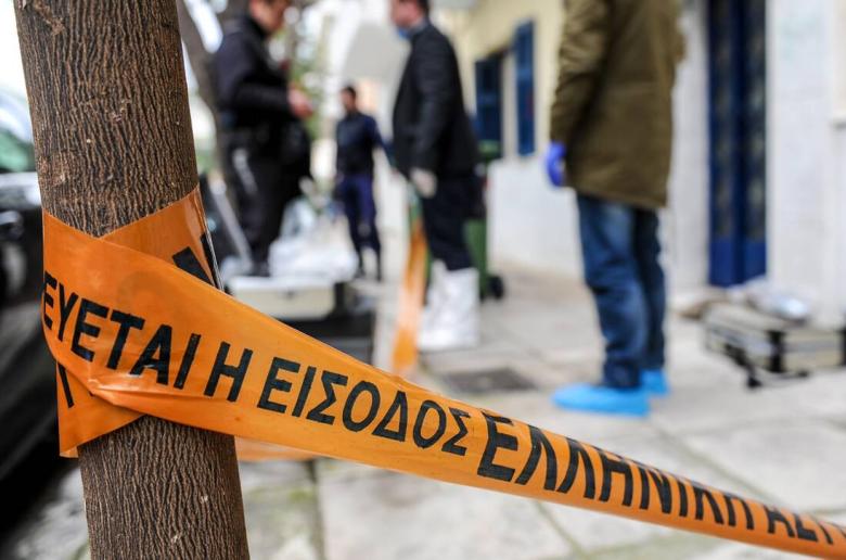 Σοκ στην Αμαλιάδα: Ζούσε επί 20 ημέρες με τη νεκρή μητέρα του (ΒΙΝΤΕΟ & ΦΩΤΟ)