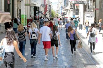 Κορονοϊός: Νέα έξαρση με 923 εισαγωγές στα νοσοκομεία και 16 διασωληνώσεις - Συνεχίζει να προβληματίζει η αύξηση του ιικού φορτίου στην Πάτρα