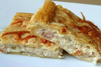 H πιο γρήγορη και νόστιμη κοτόπιτα που έχετε φτιάξει!