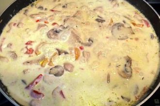 Κοτόπουλο με Πιπεριές και Κρέμα Γάλακτος