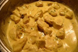 Κοτόπουλο με κρέμα γάλακτος, μουστάρδα και κάρυ