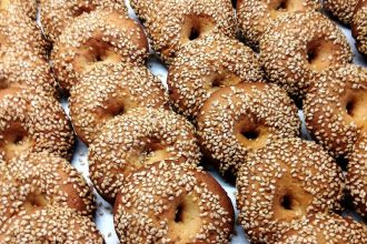 Κουλουράκια ελαιόλαδου με σουσάμι