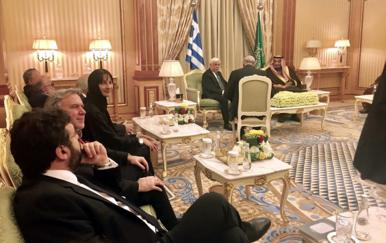 Έλενα Κουντουρά: Γιατί έβαλα μαντήλα στην Σαουδική Αραβία