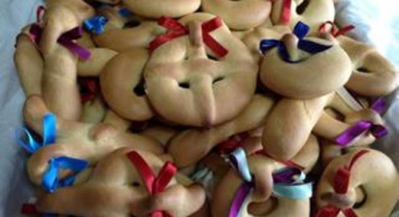 Κι όμως τα φιογκάκια στα Πασχαλινά κουλούρια είναι Πατρινή "πατέντα"!