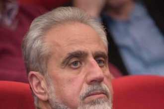 Εθελοντής στις δοκιμές εμβολίων ο γιος του πρώην Πρύτανη του Πανεπιστημίου Πατρών