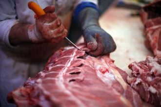 Συναγερμός για το νέο διατροφικό εφιάλτη με φορμολη στα κοτόπουλα και κρέας πιθήκου