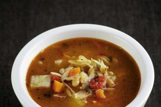 Κρεατόσουπα με μανέστρα βήμα βήμα