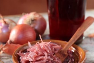 Φέτες κρεμμυδιών στιφάδο