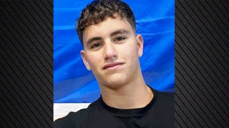 Θρήνος για τον θάνατο του 17χρονου Γιάννη μετά από τροχαίο - Βενζινάδικο σταματά να δίνει καύσιμα σε όσους δεν φορούν κράνος!