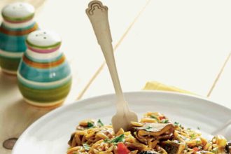 Μανιτάρια γιουβέτσι με κανέλα και μαϊντανό