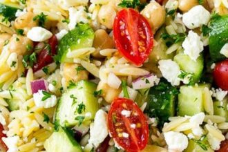 Κριθαρότο σαλάτα