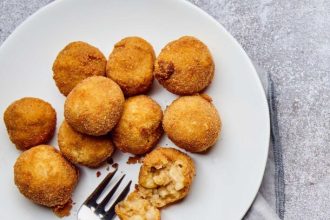 Κροκέτες κουνουπιδιού με τυρί