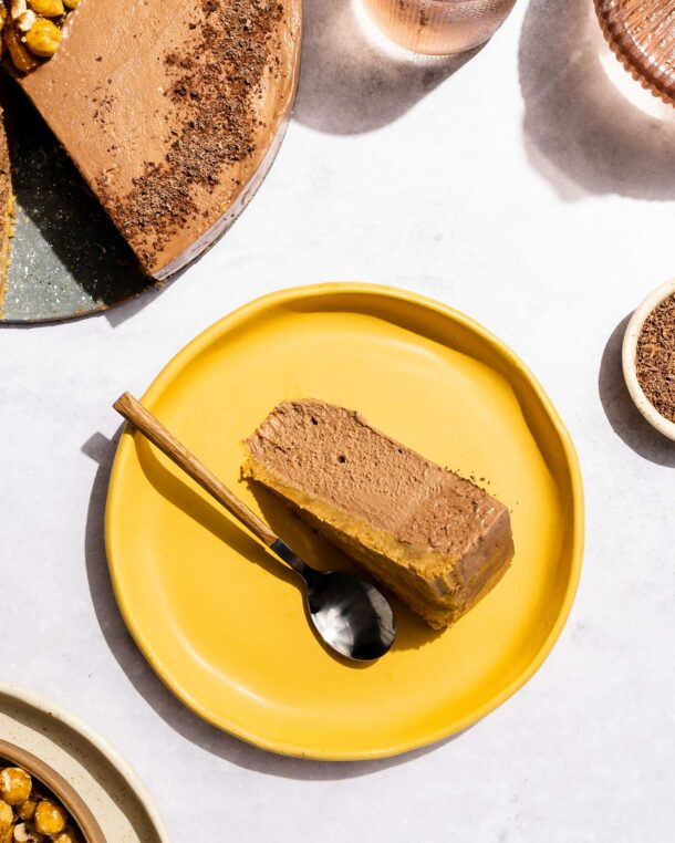 Τσίζκεϊκ σοκολάτας με καραμελωμένα φουντούκια