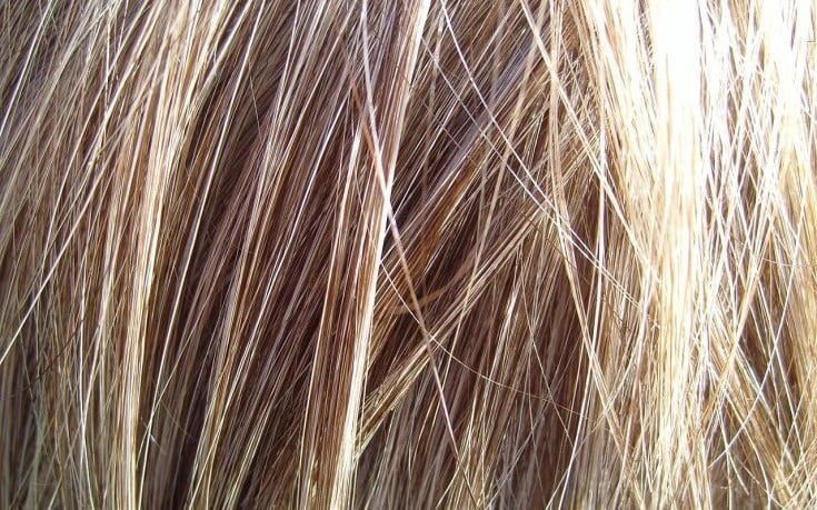 Τι πρέπει να κάνεις όταν κοιμάσαι για να έχεις υγιή μαλλιά