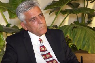 Πέτρος Ξεκούκης: Το παιδί πρέπει να πει μαμά και μπαμπά