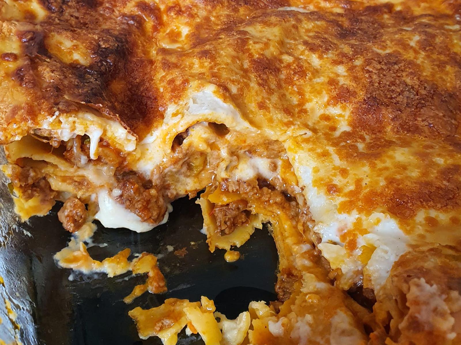 Ζουμερά λαζάνια με κιμά