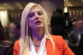 Μαρίνα Πατούλη: Βγήκε από το νοσοκομείο αλλά συνεχίζει τη μάχη με τον κορονοϊό