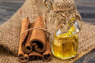 Εξαφανίστε την κυτταρίτιδα με σπιτικό λάδι κανέλας