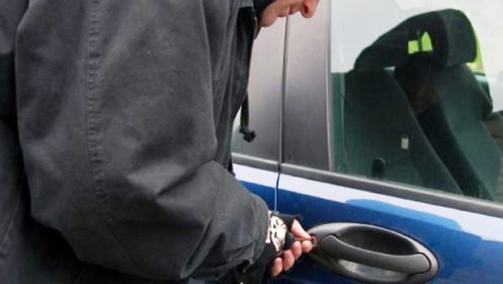 Πάτρα: Οι διαρρήκτες έβαλαν ...στο μάτι αυτοκίνητα - Τους ψάχνει η ΕΛ.ΑΣ