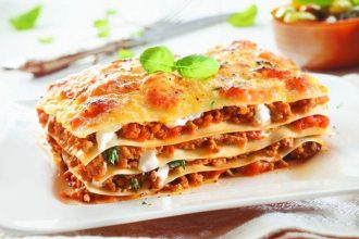 Λαζάνια με λαχανικά, ελιές και τυριά