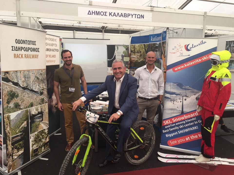 Τί κάνει ο δήμαρχος Καλαβρύτων πάνω στο ποδήλατο; ΦΩΤΟΓΡΑΦΙΕΣ