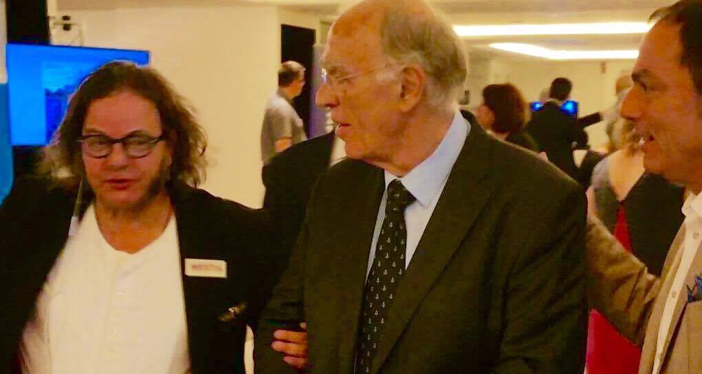 «Ο Φ.Π.Α 24%, η ανεργία και η ύφεση μας τελειώνουν πρόεδρε..."