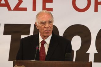 Κορονοϊός – Βασίλης Λεβέντης: Αποσωληνώθηκε μετά από δύο μήνες – Έχει χάσει 27 κιλά