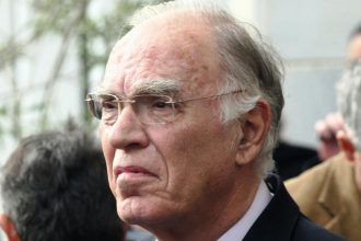 Βασίλης Λεβέντης: «Διαψεύδω πως κινδύνευσα να πεθάνω, ζω»