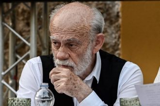 Κώστας Χαρδαβέλλας: «Ο χάρος ανακάλεσε τον πιο νέο από εμάς» - Τι είπε ο Γιώργος Λιάνης