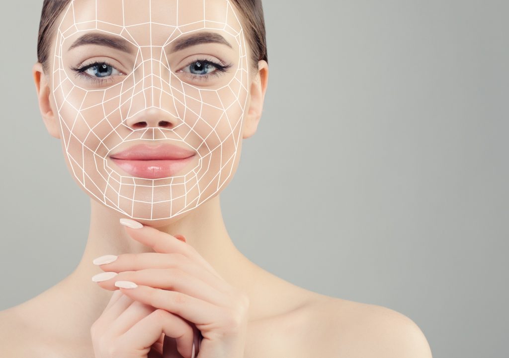 Ποια είναι η ιδανική ηλικία για λίφτινγκ προσώπου; 3 απαντήσεις από ειδικούς