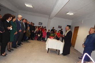 Ο δήμαρχος στην κοπή πίτας του συλλόγου Λιμνοχωρίου