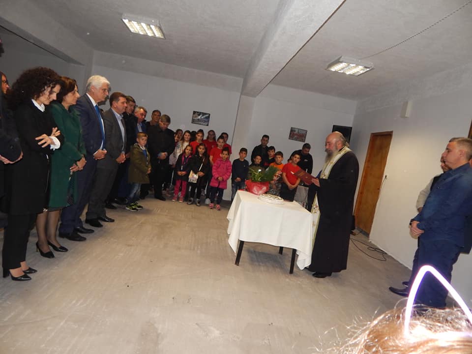 Ο δήμαρχος στην κοπή πίτας του συλλόγου Λιμνοχωρίου