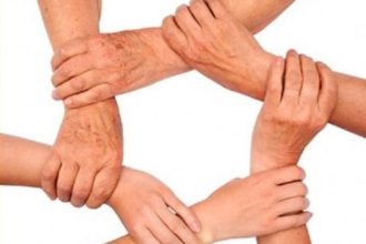 Ένα βότσαλο στη λίμνη των βεβαιοτήτων