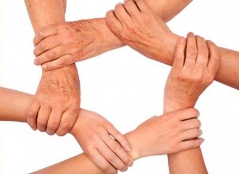 Ένα βότσαλο στη λίμνη των βεβαιοτήτων