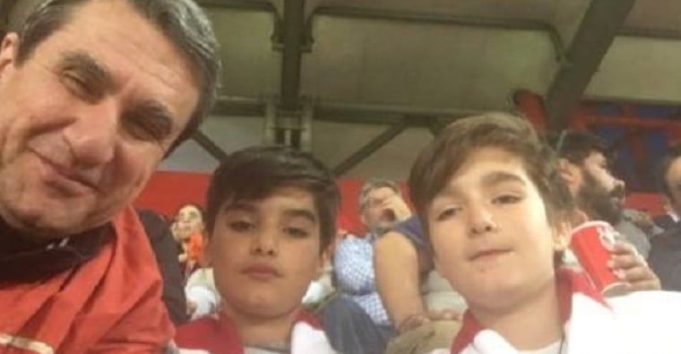 Ο Ανδρέας Λοβέρδος μαζί με τα παιδιά του στο Γ. Καραϊσκάκης