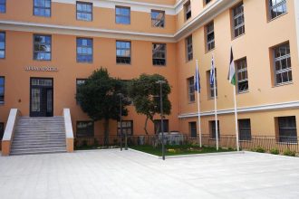 Πάτρα: Η σημαία της Παλαιστίνης στο Δημαρχείο