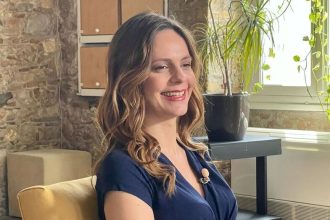 Έφη Αχτσιόγλου: Το πρώτο δημόσιο μήνυμα για τη γέννηση του γιου της