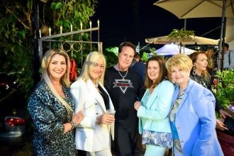 Ο Ασημάκης Παπαδάτος Μέντης γιόρτασε με καλούς φίλους (ΦΩΤΟ)