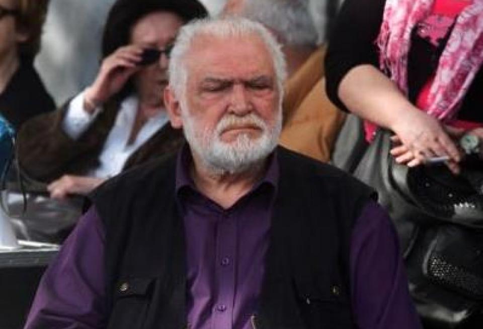 To μεγάλο φιάσκο στο ΔΗΠΕΘΕ- Ο Καζάκος αφήνει το θέατρο της Πάτρας χωρίς θερινή παραγωγή για να κάνει το όνειρό του με ιδιώτη και να πάει Επίδαυρο σε ημερομηνίες που είχε κλείσει ως...ΔΗΠΕΘΕ