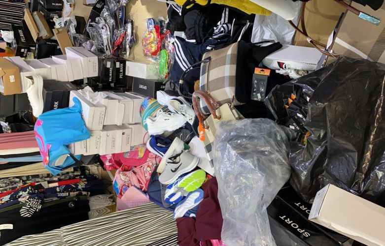 Συνελήφθησαν 5 άτομα που θα γέμιζαν την Πάτρα με ρούχα - μαϊμού - Πως έγινε η επιχείρηση της ΕΛΑΣ